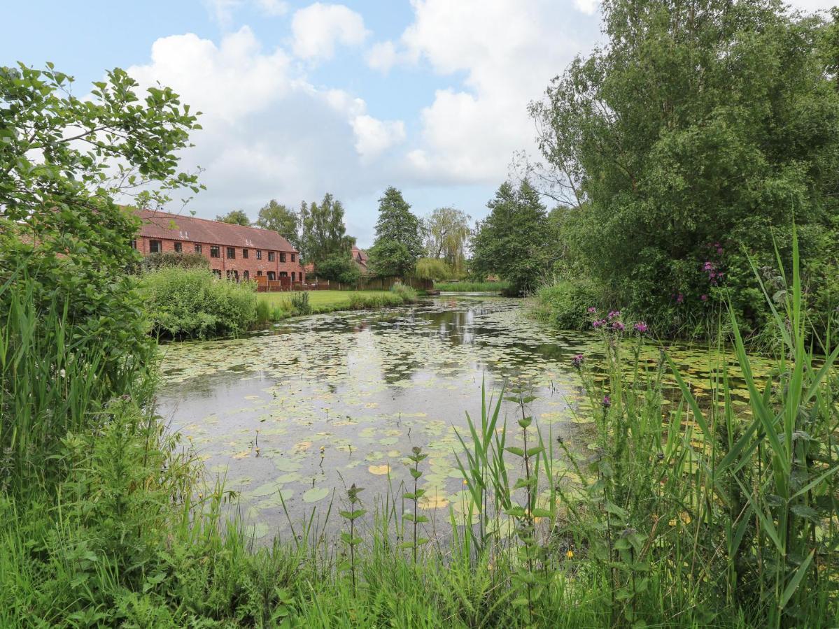 Brimstone Villa NWI Buitenkant foto